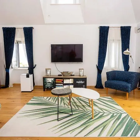 Oskar Apartment *